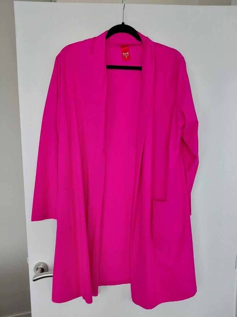 Te Koop: ONLY-M Vest,  mt 46. Roze. Travelstof. Als NIEUW!, Kleding | Dames, Grote Maten, Only-M, Trui of Vest, Ophalen of Verzenden