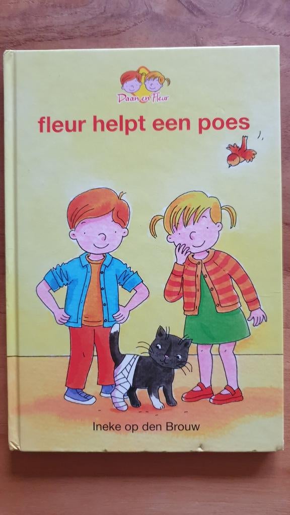 Fleur helpt een poes - Daan en Fleur, Boeken, Ophalen of Verzenden, Gelezen