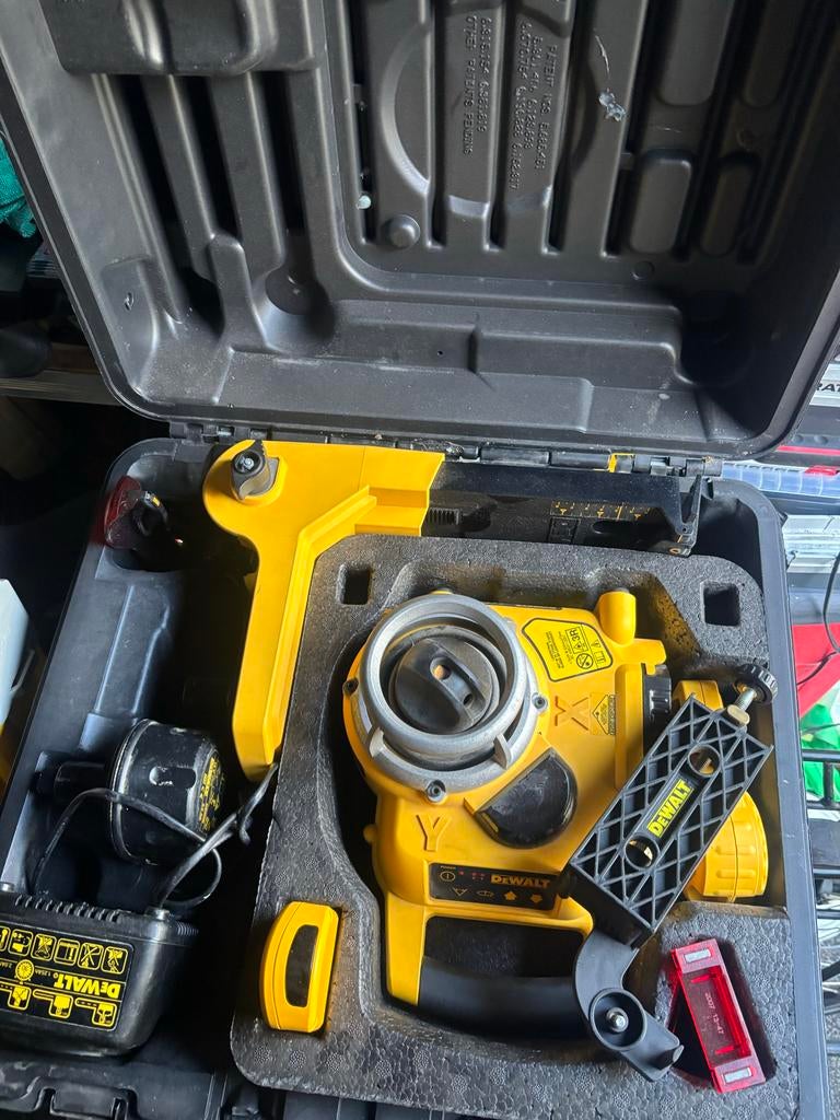 DeWalt laserwaterpas in koffer incl statief, Ophalen of Verzenden, Gebruikt, Afstand