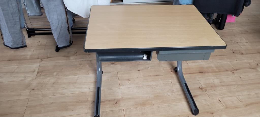 Leuke lessenaar bureau kind, Huis en Inrichting, Bureaus, Ophalen, Gebruikt