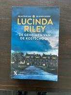 De geheimen van de kostschool - Lucinda Riley, Ophalen of Verzenden, Gelezen, Lucinda Riley
