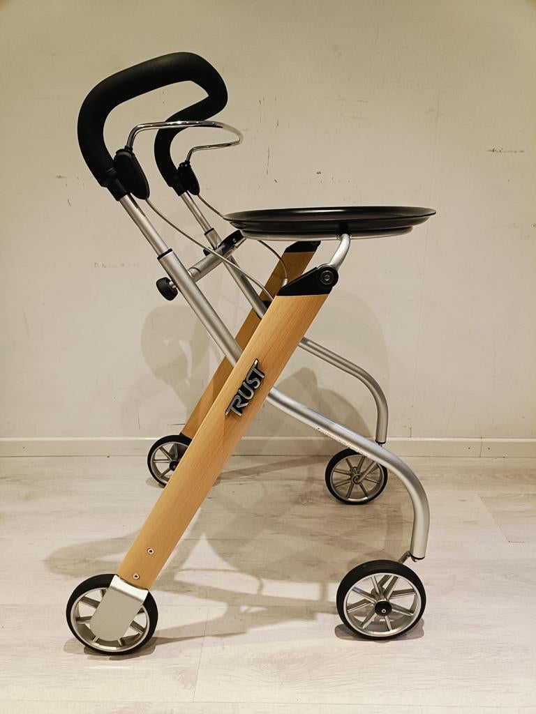 Trust Care Let’s Go Indoor rollator incl Servicebeurt ZGAN, Diversen, Rollators, Ophalen of Verzenden, Zo goed als nieuw, Opvouwbaar