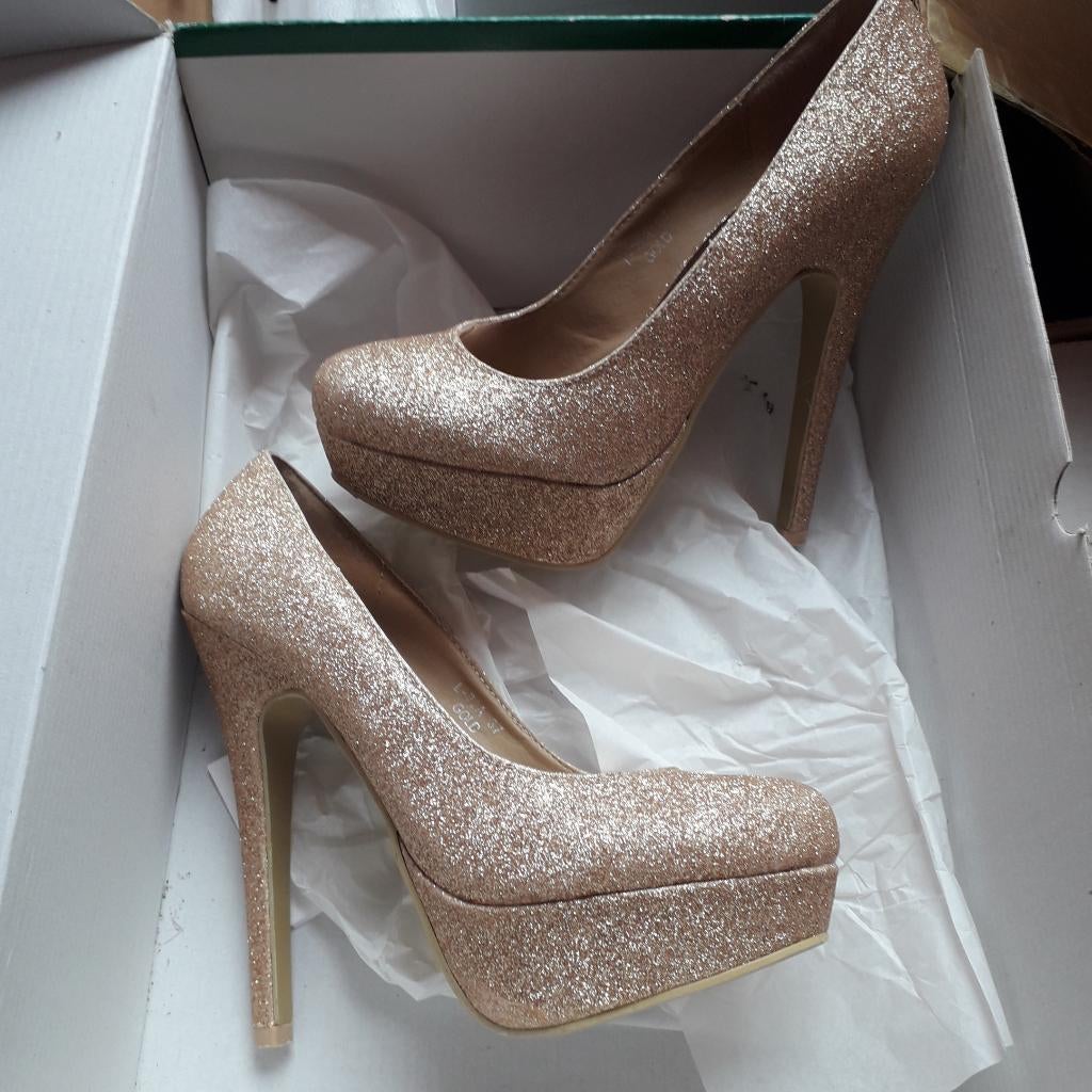 schoenen, Kleding | Dames, Schoenen, Verzenden, Beige, Zo goed als nieuw, Schoenen met hoge hakken