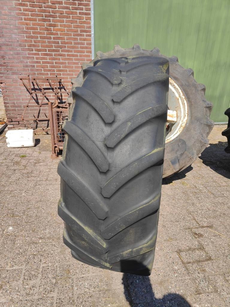 Michelin 480 / 65 / R28, Ophalen of Verzenden