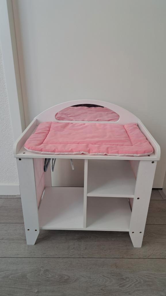 Poppencommode met roze aankleedkussen, Kinderen en Baby's, Speelgoed | Poppenhuizen, Gebruikt, Toebehoren, Ophalen