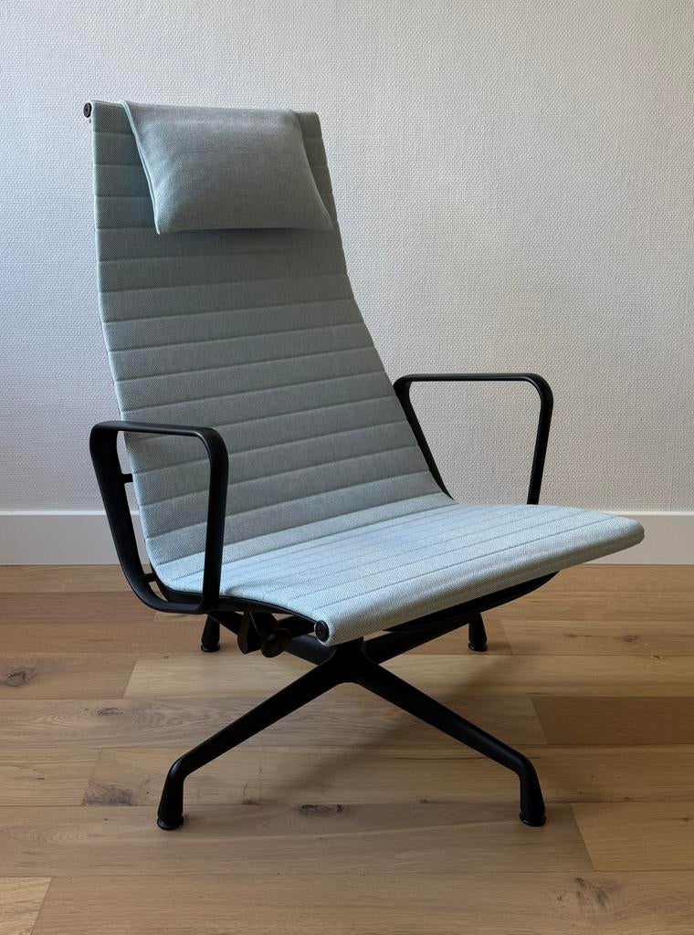 1 Vitra Eames EA 124 EA124 designstoel 2019 NIEUWSTAAT!!, Ophalen of Verzenden, Zo goed als nieuw