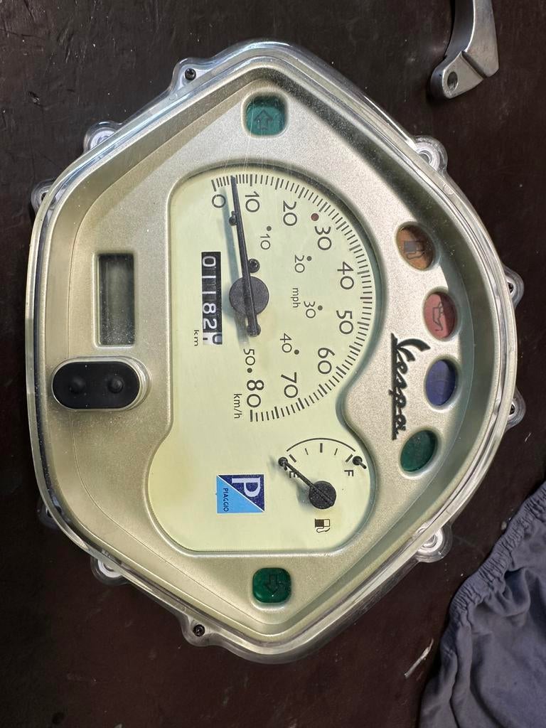 Km teller vespa lx50 met slecht 1182 als nieuw, Ophalen of Verzenden, Gebruikt, Overige typen, Vespa