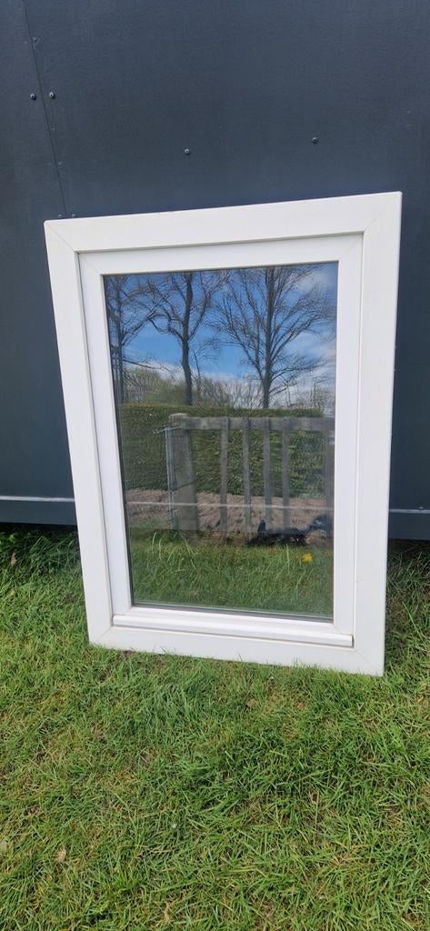 Kunststof draaikiep raam kozijn 121x85, Kunststof, Raamkozijn, 75 tot 150 cm, Ophalen