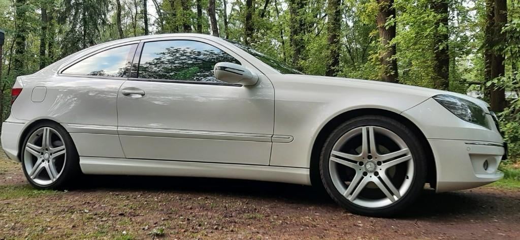 Mercedes-Benz CLC 1.8 Clc180 Kompressor AUT 2010 Wit, Auto's, Automaat, 4 stoelen, 1796 cc, Wit