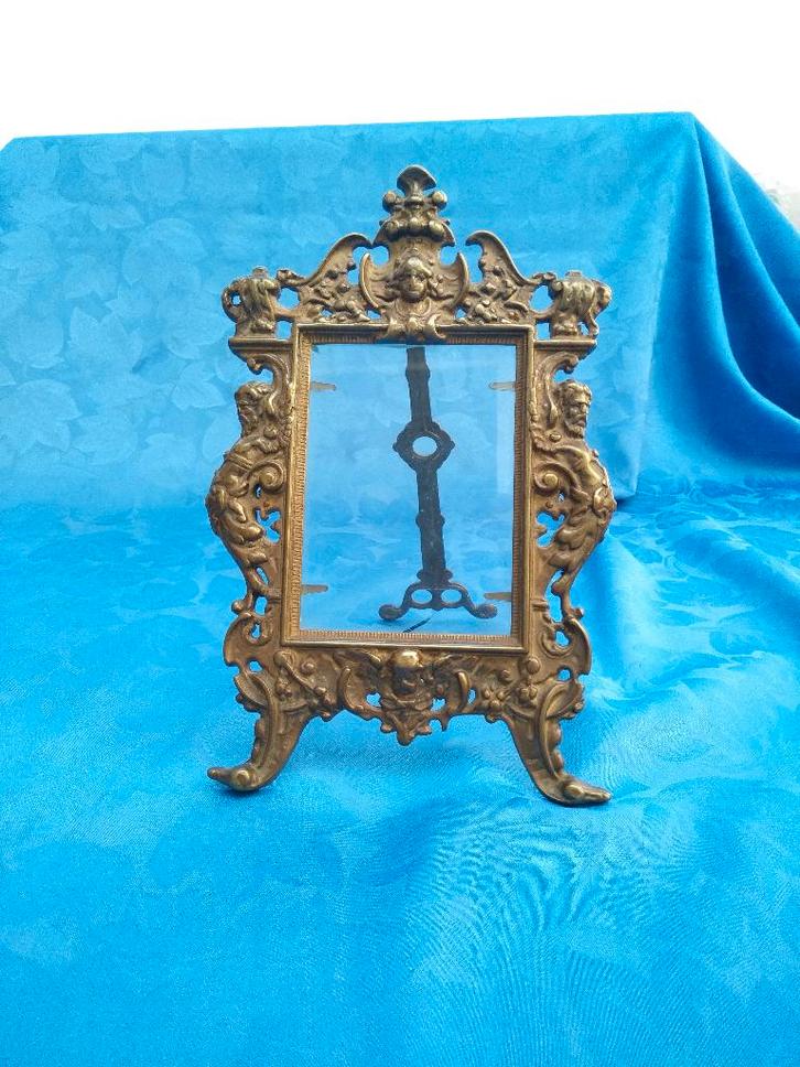 FOTOLIJST voor 1 foto, gegoten brons en glas, 28 cm hoog, Antiek en Kunst, Antiek | Woonaccessoires, Ophalen of Verzenden