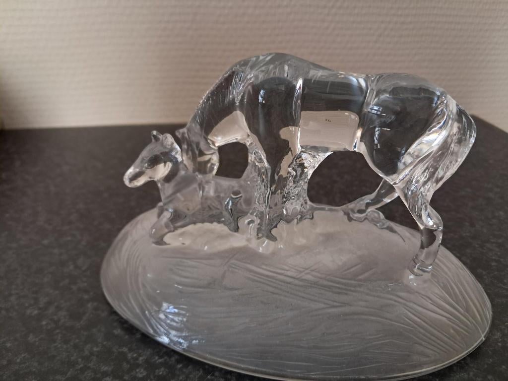 Beeldje Paard Met Veulen dieren  Glazen / kristal, Verzamelen, Beelden en Beeldjes, Ophalen of Verzenden, Nieuw, Dier