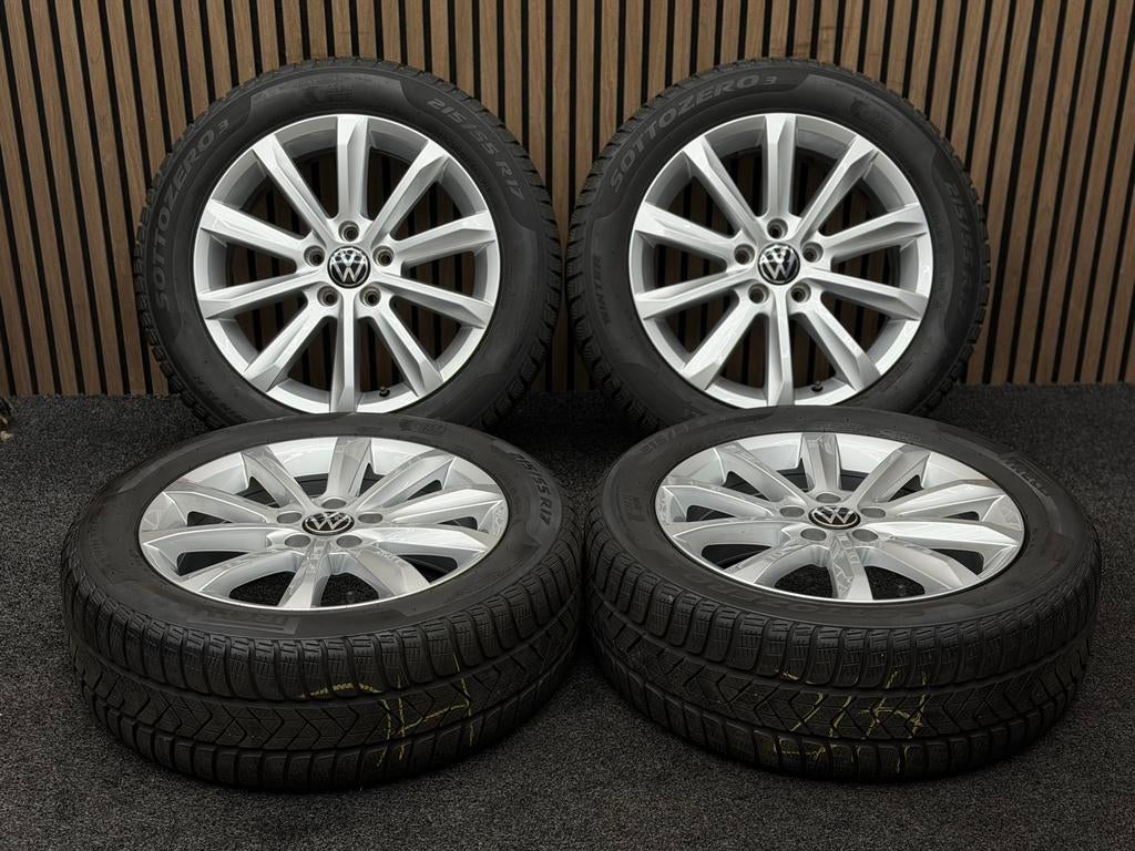Originele 17 inch VW Passat T-Roc Helsinki 5x112 215/55/17, Ophalen, 215 mm, ., Banden en Velgen