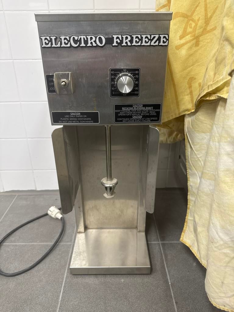 Electro Freeze mixer voor milkshakes of sundaes, Witgoed en Apparatuur, IJsmachines, Ophalen of Verzenden, Gebruikt