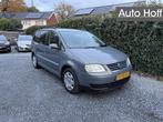 Volkswagen Touran 1.6-16V FSI Trendline | Airco | Cruise Con, Auto's, Volkswagen, Stof, Gebruikt, Zwart, Startonderbreker