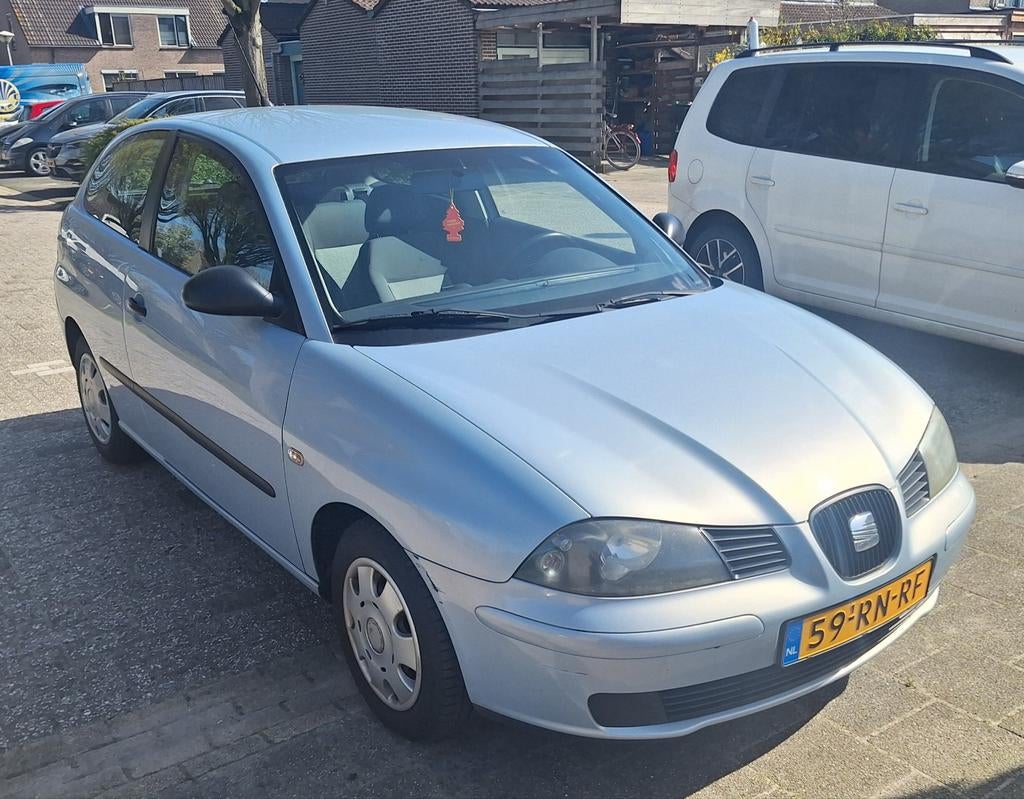 Seat Ibiza 1.4 -2005 met jaar APK, Metallic lak, Handgeschakeld, Particulier, Hatchback