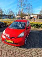 Toyota Aygo 1.0 12V Vvt-i 3DRS MMT 2007 Rood, Auto's, Voorwielaandrijving, 4 stoelen, 68 pk, Origineel Nederlands