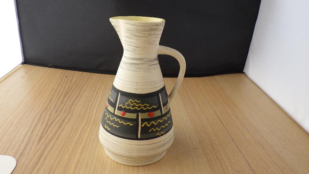 mooie oorvaas van west germany, Huis en Inrichting, Woonaccessoires | Vazen, Gebruikt, Overige kleuren, Aardewerk of Porselein