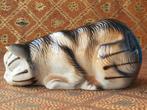 Mooi oud beeldje uit Engeland van kat of poes 20 cm., Antiek en Kunst, Antiek | Porselein, Ophalen of Verzenden