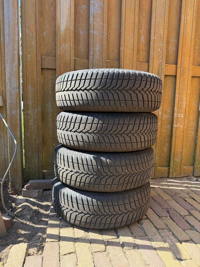 Peugeot 208 (2014) wintervelgen set + nieuwe Vredestein band, Auto-onderdelen, Banden en Velgen, Ophalen, Banden en Velgen, Nieuw