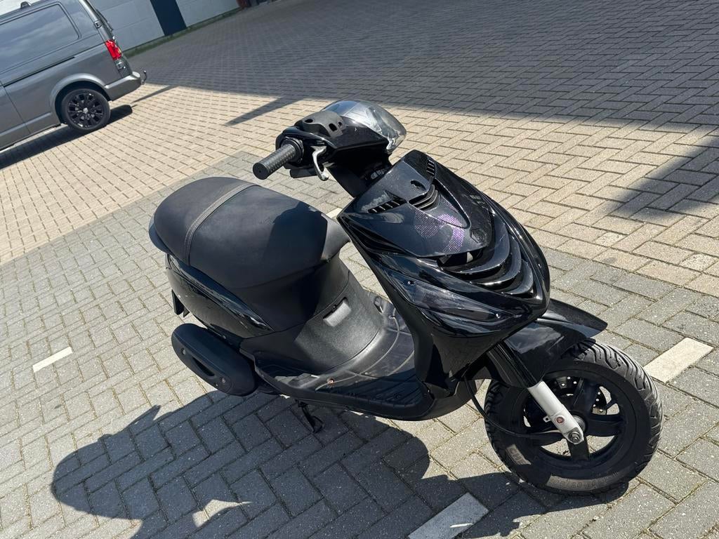 Piaggio Zip 4-takt Injectie - Zuinig en Betrouwbaar, Fietsen en Brommers, Scooters | Piaggio, Gebruikt, Zip, Maximaal 45 km/u