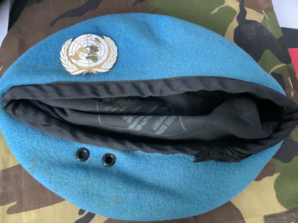 Baret van VN/UN, Ophalen of Verzenden, Landmacht, Nederland, Helm of Baret