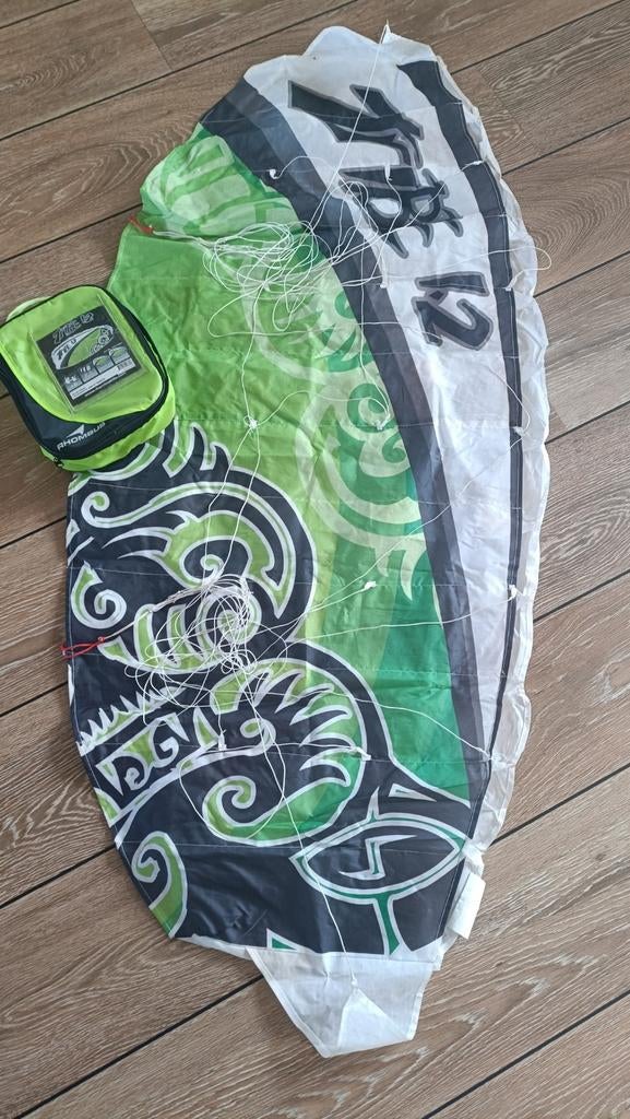 Matrasvlieger Tribe 1.2 m2 - Nieuwstaat!, Sport en Fitness, Vliegeren, Ophalen of Verzenden, Zo goed als nieuw, Vierlijns