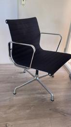 Design vergaderstoel Vitra Eames 108, Huis en Inrichting, Stoelen, Gebruikt, Zwart, Stof, Eén