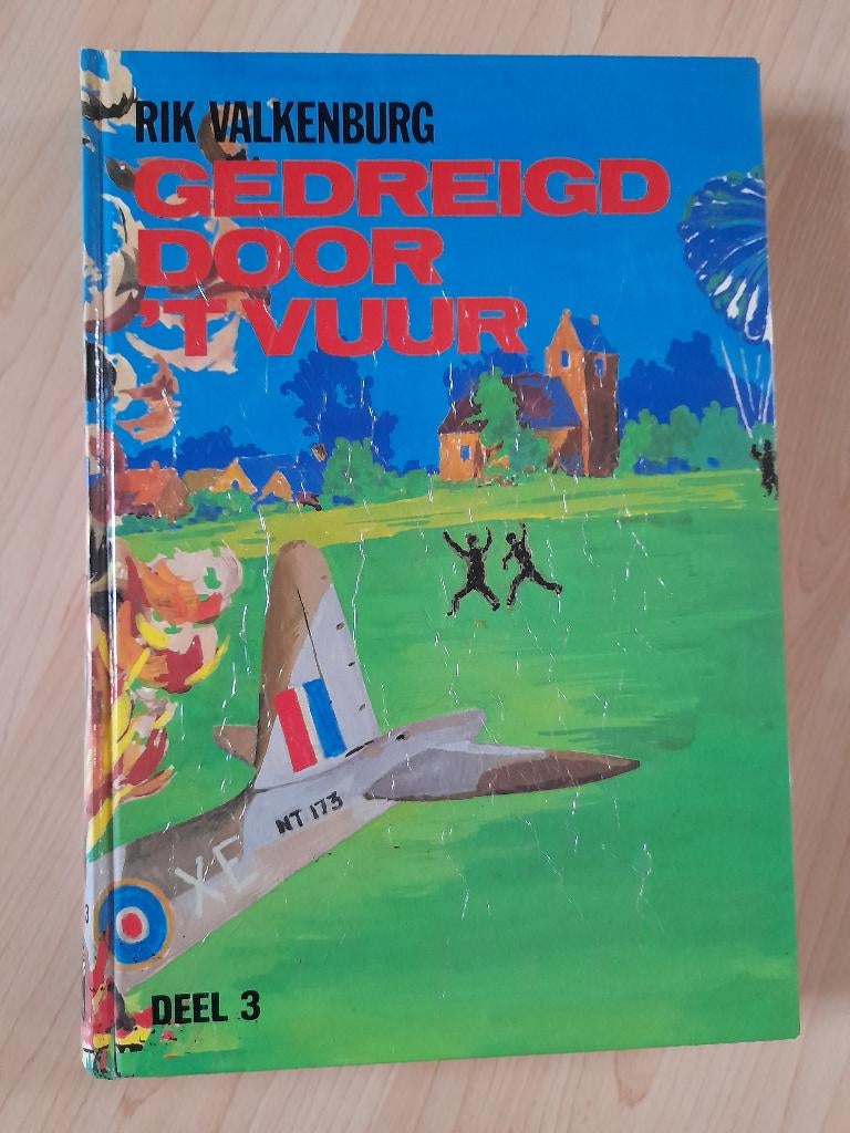 GEDREIGD DOOR VUUR Rik Valkenburg dl 3 WARE OORLOGSVERHALEN, Ophalen of Verzenden, Gelezen