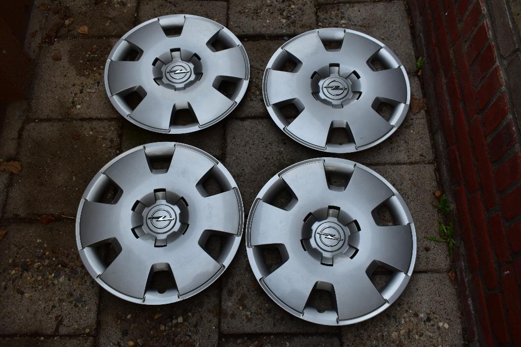 Set van 4 originele wieldoppen Opel Astra 16 inch, Auto diversen, Wieldoppen, Ophalen of Verzenden, Gebruikt