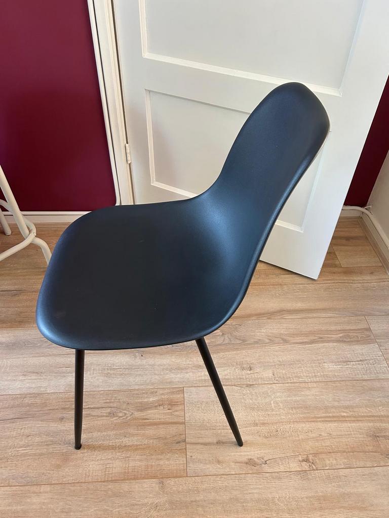 2 zwarte eetkamer stoelen, Ophalen, Zo goed als nieuw, Zwart