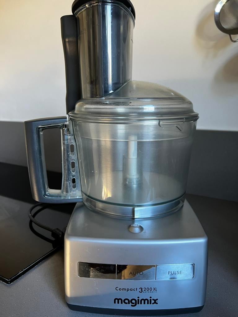 Magimix keukenmachine, Ophalen of Verzenden, Zo goed als nieuw, 3 snelheden of meer