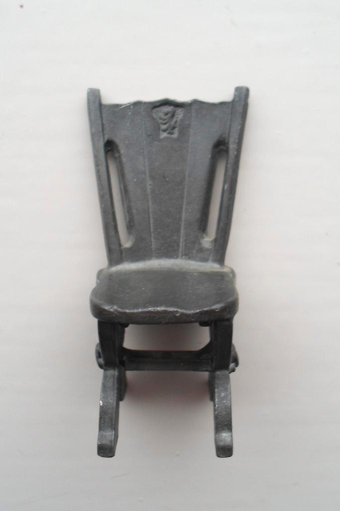 Tinnen stoeltje. Engeltjes tin. Miniatuur., Antiek en Kunst, Antiek | Tin, Ophalen of Verzenden