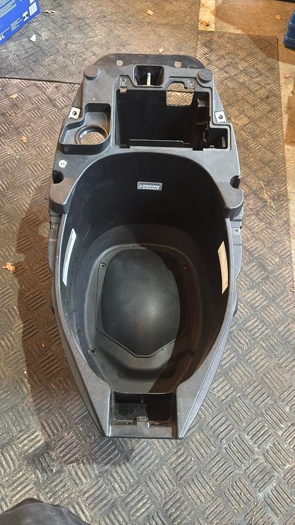 Piaggio zip IGET buddy, Fietsen en Brommers, Ophalen of Verzenden, Zo goed als nieuw, Zadel, Piaggio