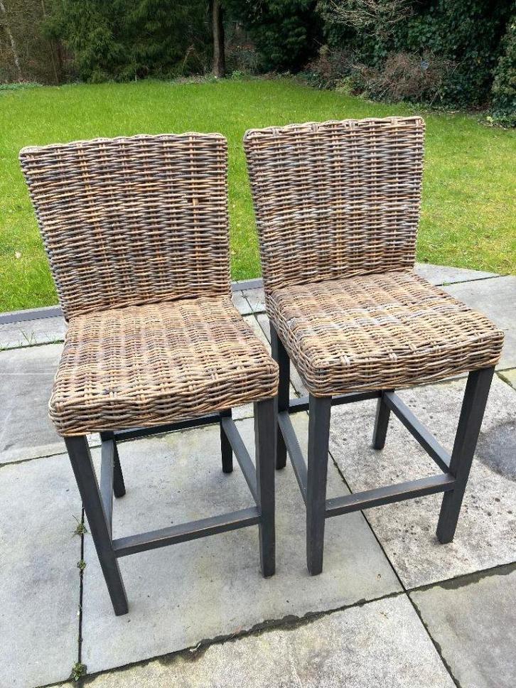 2 mooie rotan barkrukken - krukken - hoge stoelen, Huis en Inrichting, Barkrukken, Gebruikt, 90 cm of meer, Riet, 2 krukken, Ophalen