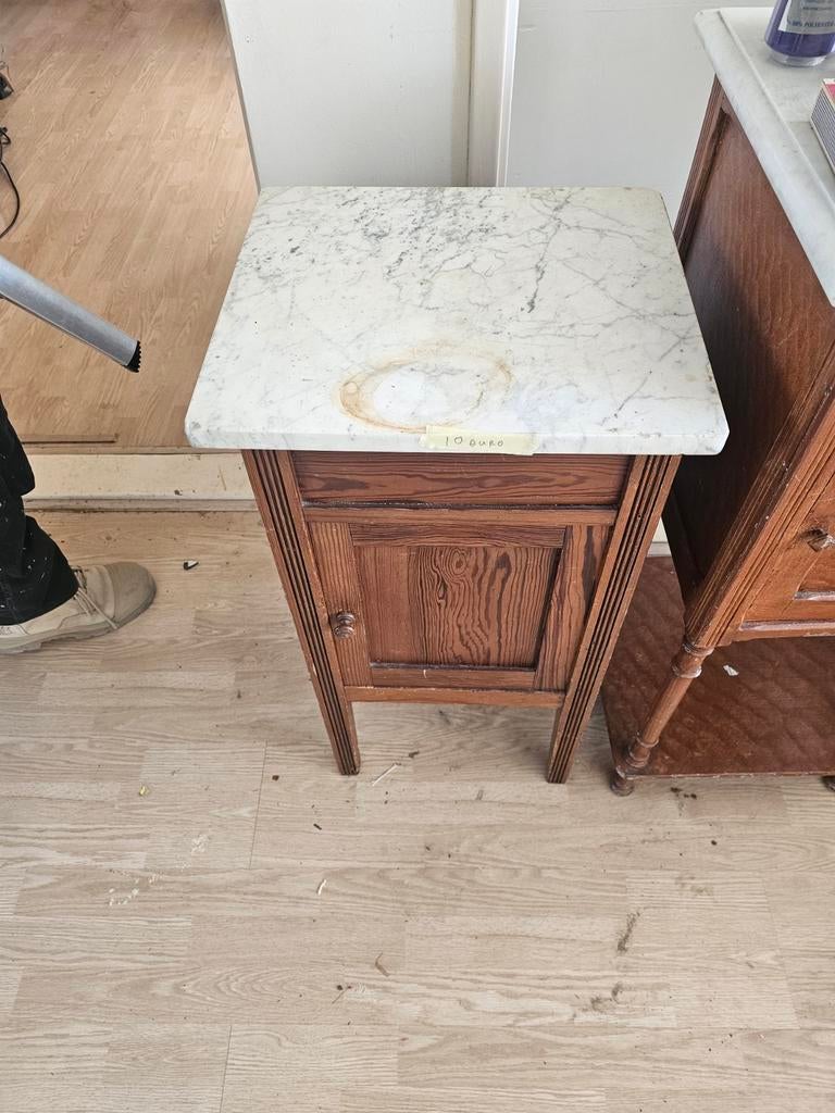 Set van 2 houten nachtkastjes met marmeren blad, Antiek en Kunst, Antiek | Meubels | Kasten, Ophalen of Verzenden