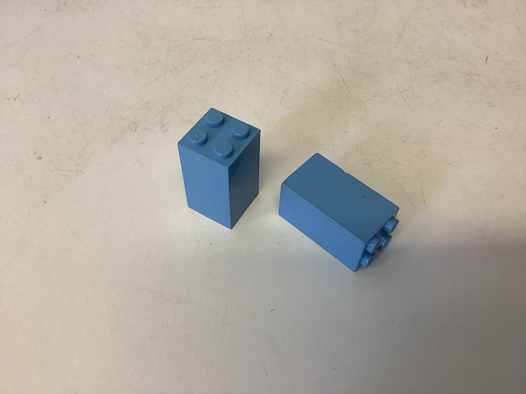 Lego steen 2x2x3 midden blauw (1), Ophalen of Verzenden, Gebruikt, Losse stenen, Lego