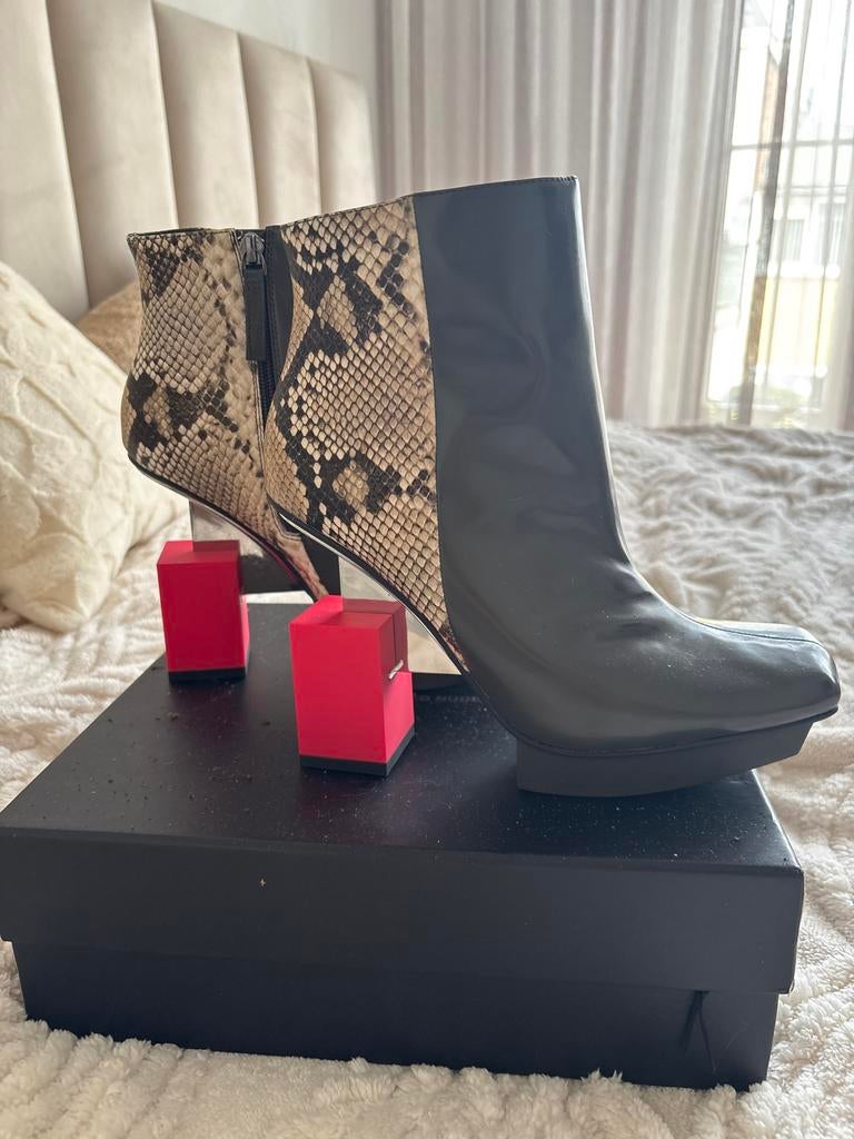 United Nude Zwarte enkellaarzen met rode hakken, Zwart, Lage of Enkellaarzen, Nieuw, Ophalen of Verzenden