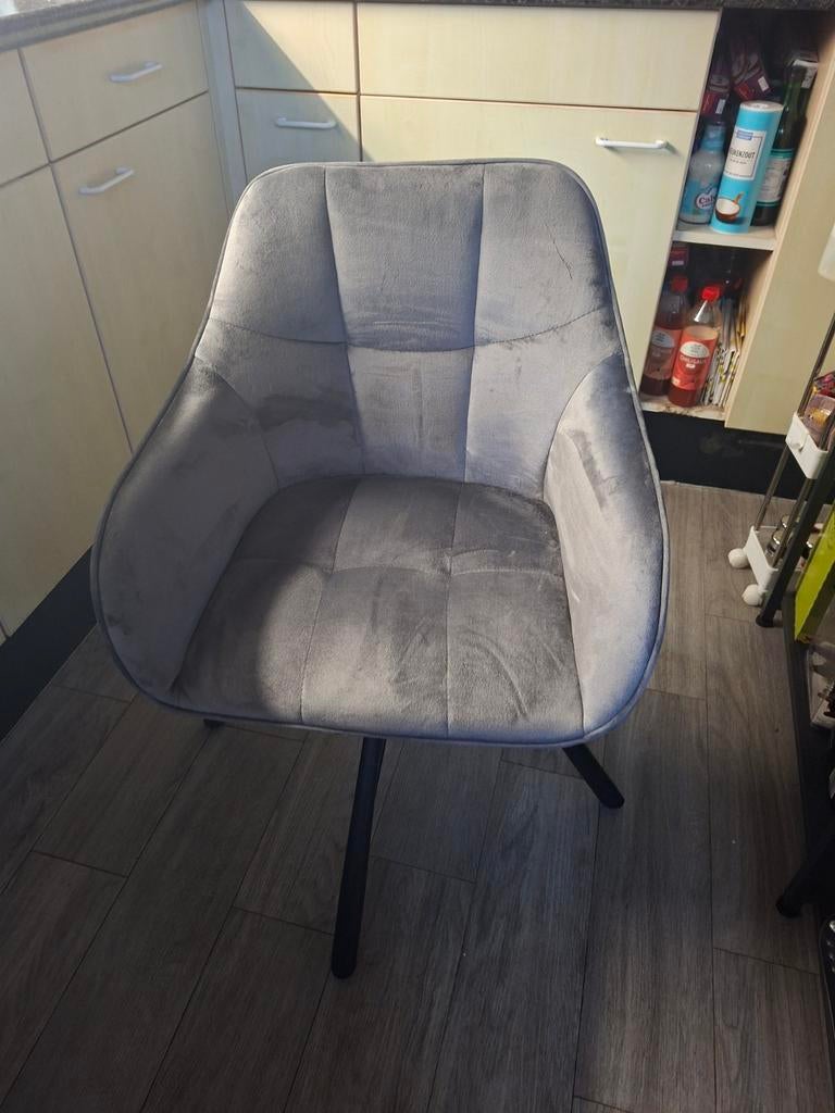 Nieuwe grijze stoel, Huis en Inrichting, Stoelen, Ophalen, Nieuw, Stof, Eén