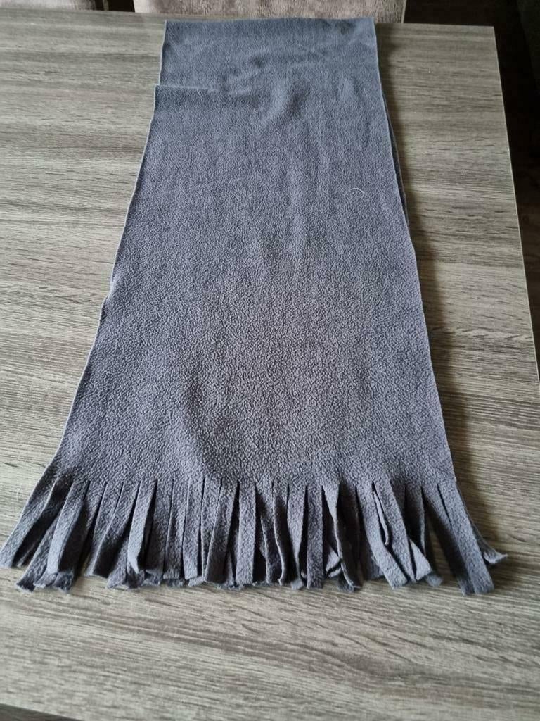 sjaal grijs 160 x 30 cm. Velours, Ophalen of Verzenden, Zo goed als nieuw, Overige maten, Sjaal