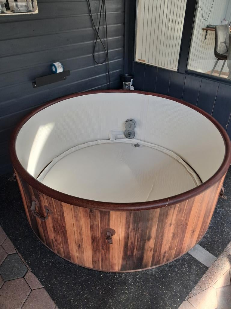 Goede Jacuzzi, Tuin en Terras, Ophalen, Zo goed als nieuw, Filter, Opblaasbaar