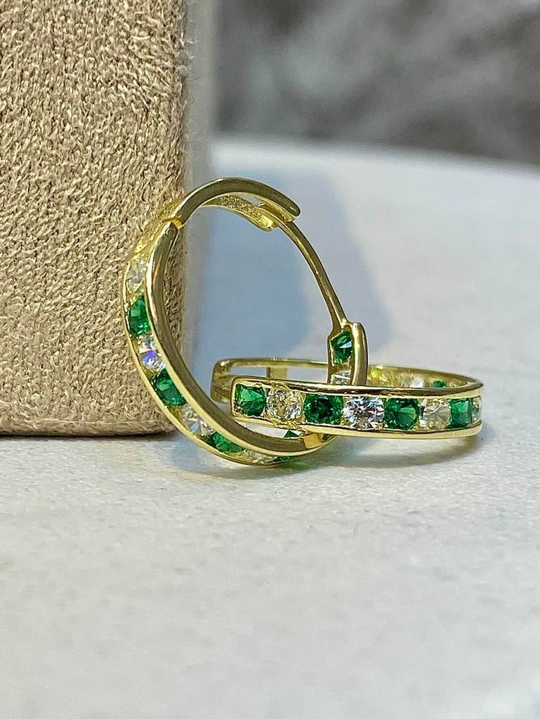 14k Gouden Oorbellen Smaragd, Nieuw, Ophalen of Verzenden, Met edelsteen, Knopjes of Stekers