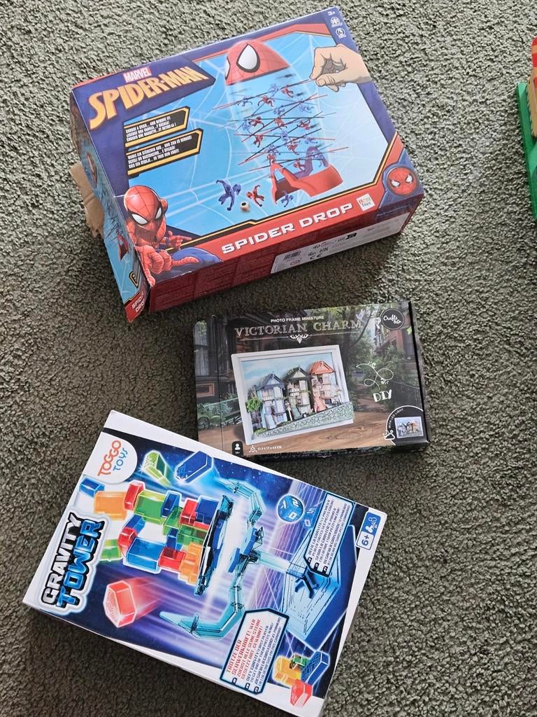 Mooie speelgoed: SpiderMan, Gravity Tower & Victoriaans Huis, Ophalen of Verzenden, Gebruikt, Jongen of Meisje