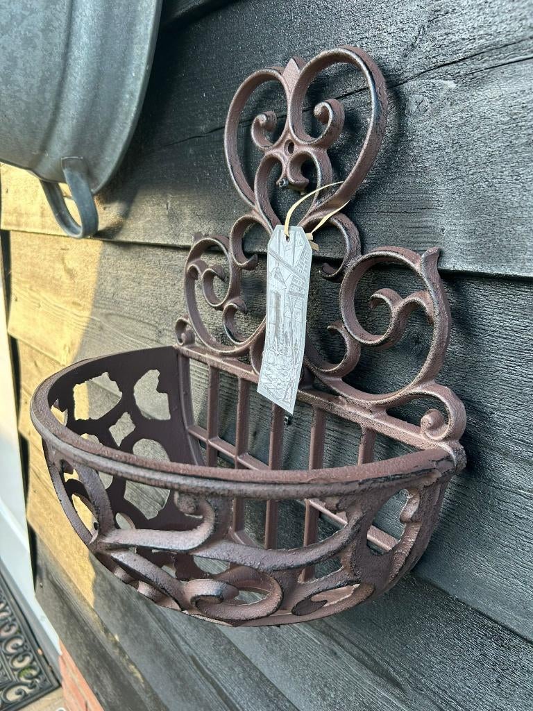 Gietijzeren muurplanter klassiek, Minder dan 30 cm, Rond, Nieuw, Ophalen of Verzenden