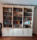 Prachtige landelijke grote boekenkast crème, Ophalen, Gebruikt, 25 tot 50 cm, 200 cm of meer