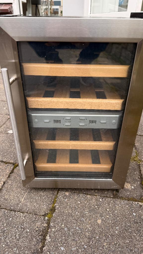 Wijnkoelkast, Witgoed en Apparatuur, Koelkasten en IJskasten, Ophalen, Minder dan 75 liter, Zonder vriesvak, Gebruikt