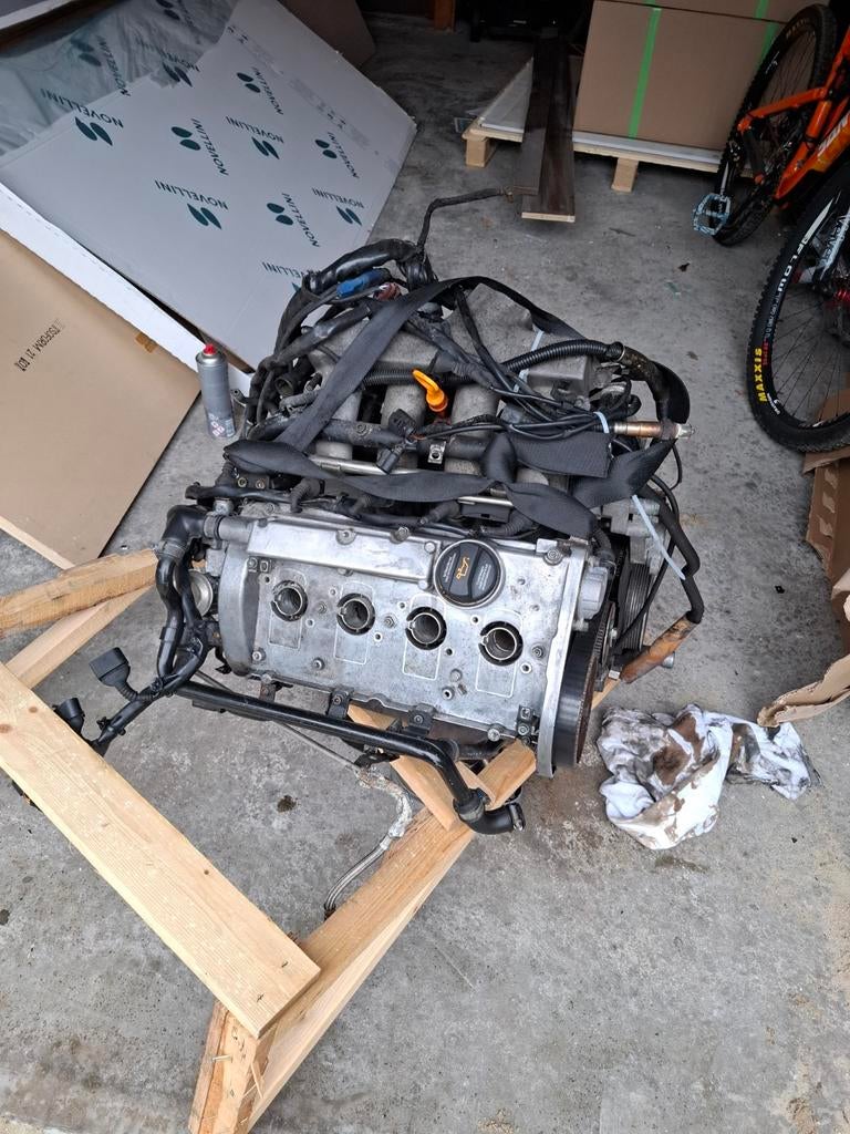 Motorblok Audi A4 B6 1.8T AVJ - Gebruikt, Ophalen, Gebruikt, Audi