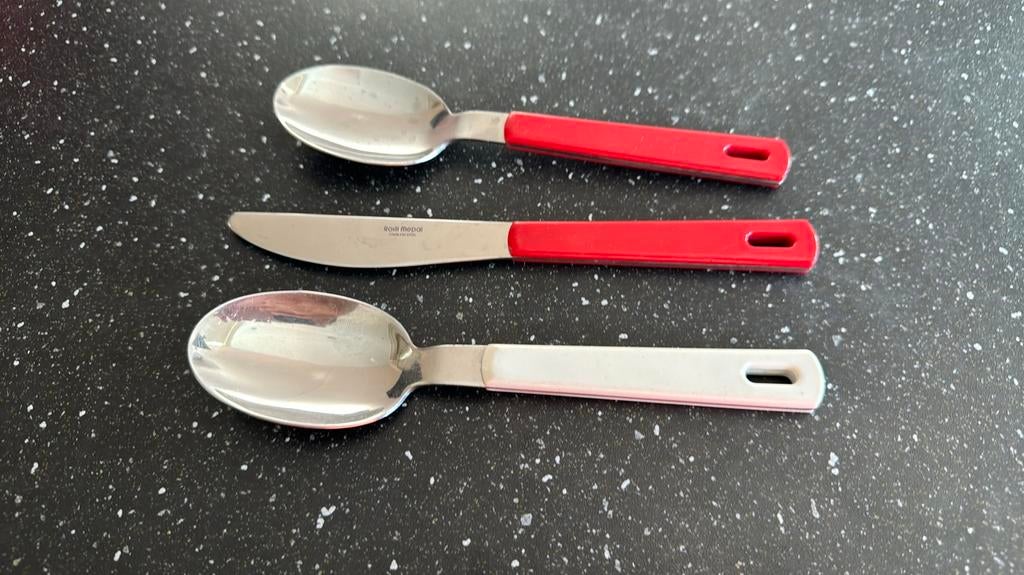 Rosti Mepal bestek onderdelen rood en wit, Ophalen of Verzenden, Zo goed als nieuw, Rvs of Chroom, Vaatwasserbestendig