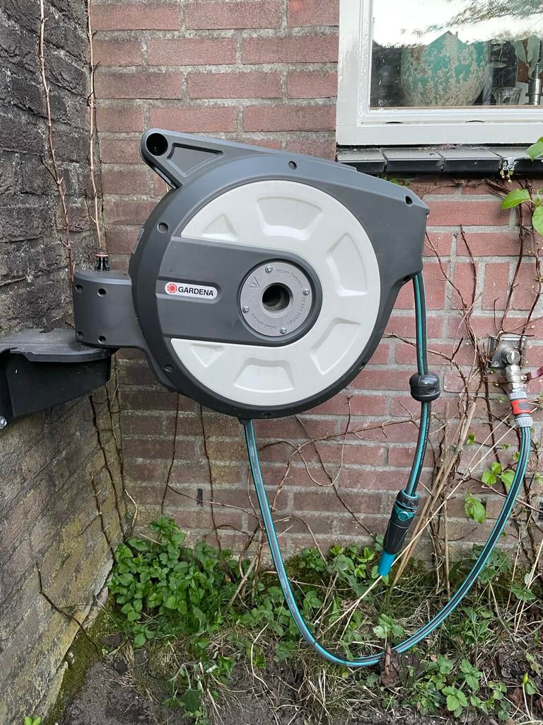 Gardena Wandslangenbox RollUp M 15m, Tuin en Terras, Tuinslangen, Ophalen, Gebruikt, Tuinslanghaspel