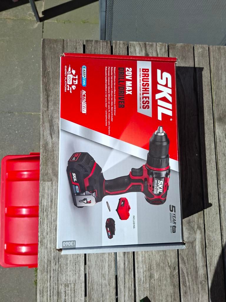 Nieuwe SKIL 3060 Accu Boormachine - Ongebruikt in doos!, Doe-het-zelf en Verbouw, Gereedschap | Boormachines, Ophalen, Nieuw, Boormachine