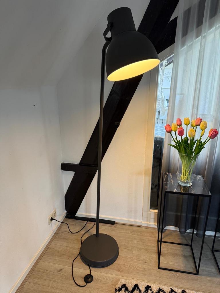 Grijze staande vloerlamp, Ophalen, Gebruikt, Metaal, 150 tot 200 cm